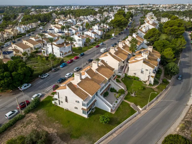 Bungalow reformado junto campo de golf de Villamartin — 29