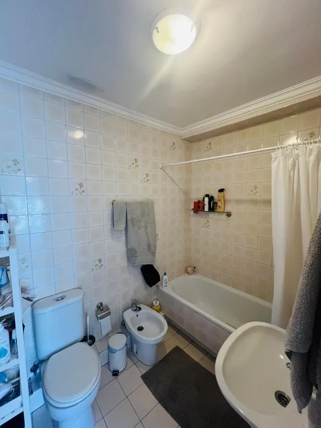 PAREADO EN VENTA EN LA COLINA A UN PASO DE LA PLAYA. — 33
