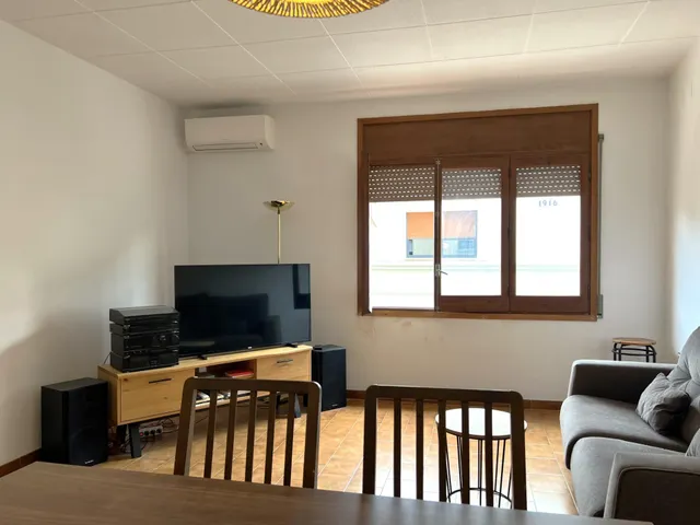 Piso con encanto y gran potencial en el centro de Sant Pere Pescador — 9