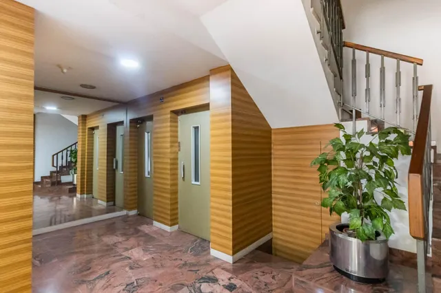 Amplio Piso en Venta en el Corazón de Murcia por €600,000 — 40
