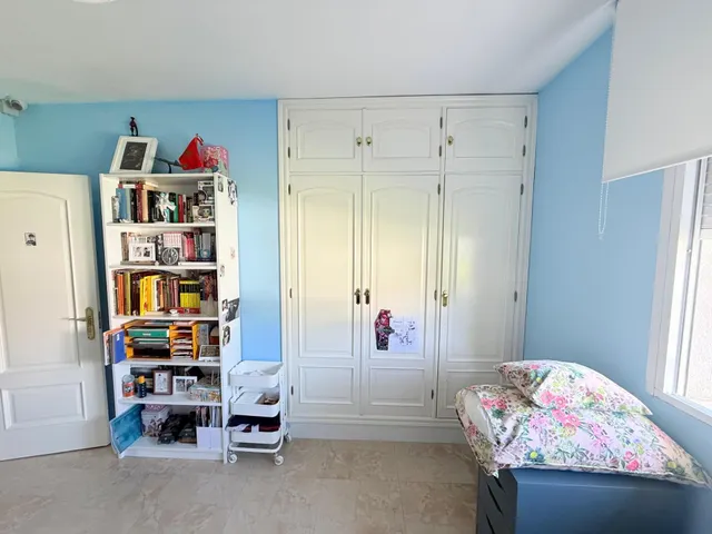 VENTA EN PLENO DOMINIO · Gran chalet de 545 m2 con placas solares y parcela privada de 3.000 m2 · Boadilla del Monte — 16