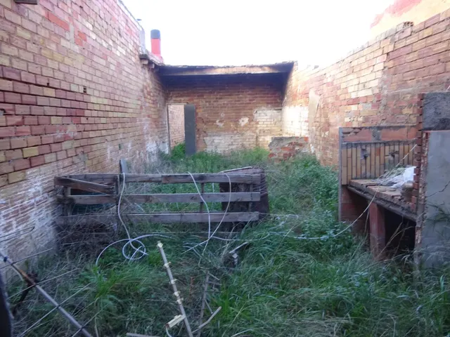SE VENDE CASA PARA REFORMAR EN AVDA. ALEMANIA
