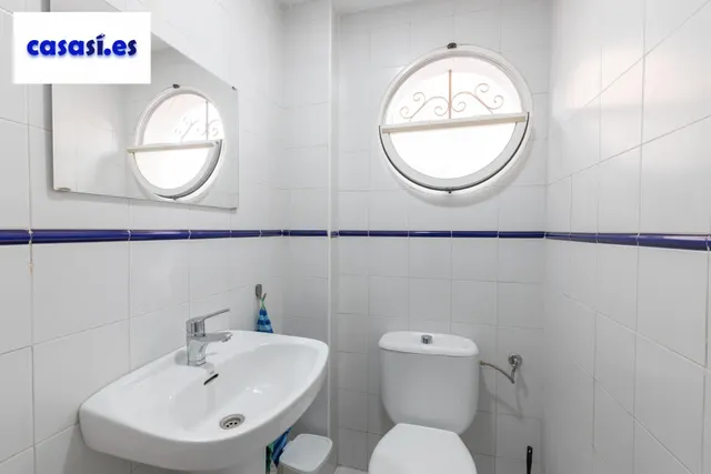 Casa independiente con piscina en La Zubia. — 15