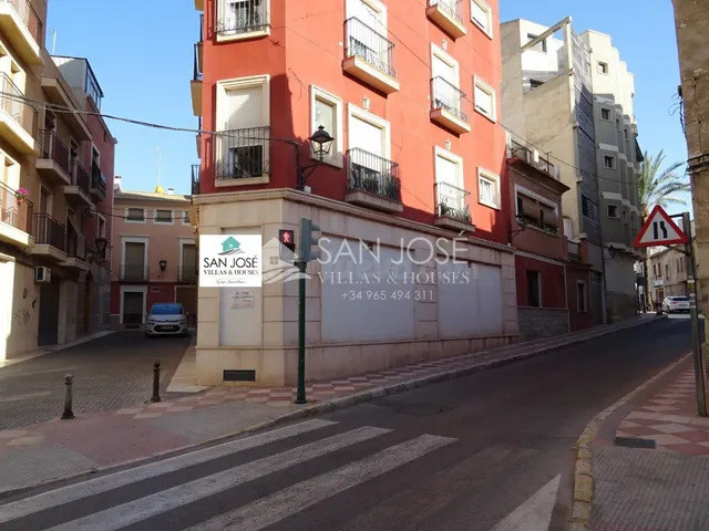 VENTA, ALQUILER U OPCIÓN A COMPRA DE LOCAL COMERCIAL EN ASPE