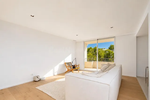 Elegante ático recientemente renovado con vistas al mar en S - foto 2