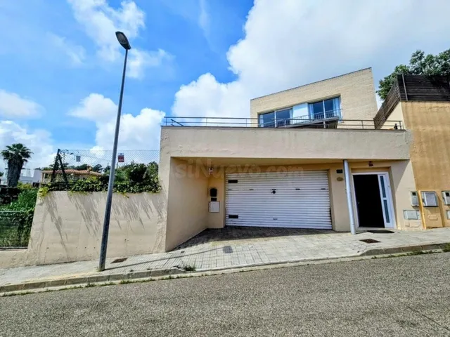 Chalet con licencia turística, piscina y vistas únicas. - foto 3