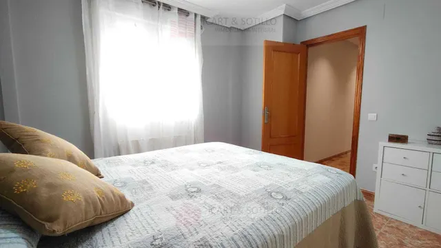 MAGNÍFICO PISO DE CUATRO DORMITORIOS Y GARAJE EN EL CASCO URBANO DE VINAROZ PARA ENTRAR A VIVIR — 40