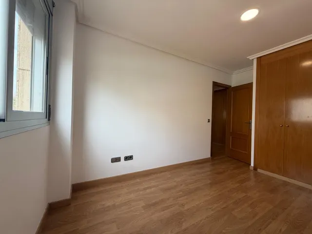 Piso en la zona del Hospital Dr. Negrín y campo de golf Las Palmeras. — 14