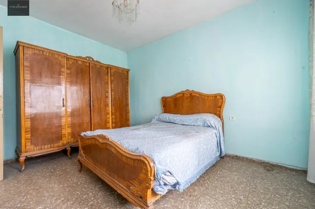 SE VENDE CASA CON UNA PARCELA DE 518 m2 (EN EL CENTRO DE LOS OGÍJARES). — 33