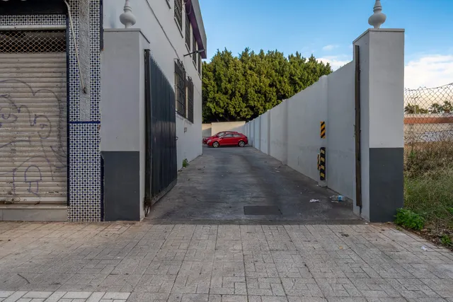 Local comercial 47m² en venta - La Aurora - Avda Andalucia — 22