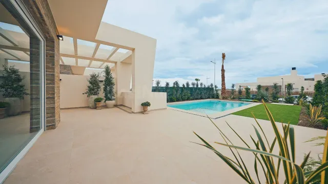 Diseñada para Disfrutar – Villa Moderna con Encanto en la Co - foto 3