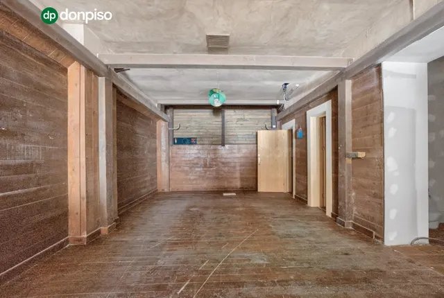 Local comercial de 188 m2 en Calle Mar Báltico, Torrevieja:  - foto 4
