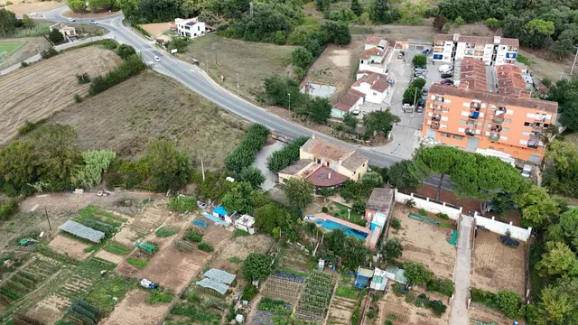 Masía histórica con antiguo restaurante y vivienda en Quart  - foto 3