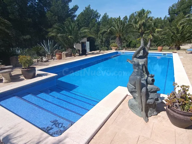 Encantadora y amplia villa en la urbanización de alto standi - foto 4