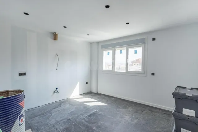 Edificio de nueva construcción en Churriana - foto 4