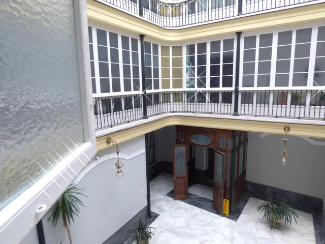 ¡Magnífico piso con ascensor en el centro histórico de Cádiz, junto a la Plaza de San Francisco! — 37