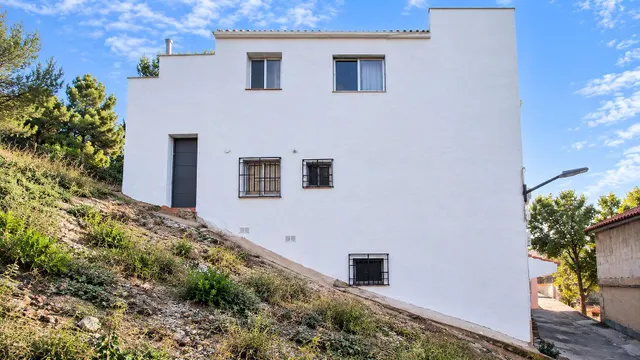 Tres plantas y una casa que guarda el cielo con piscina para el final.!! — 37