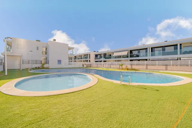 ESPECTACULAR APARTAMENTO EN PLANTA BAJA CON JARDIN EN TORREL - foto 3
