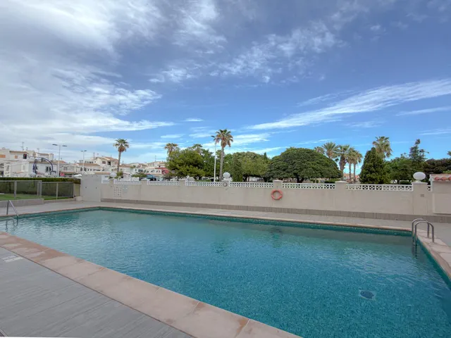 Frutales! Espectacular bungalow con 2 Amplias terrazas en urbanización exclusiva con piscina comunitaria (700 mts playa) — 6