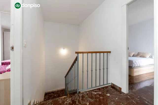 Encantadora Casa Reformada en Ogijares con Vistas y Espacios para Disfrutar — 17