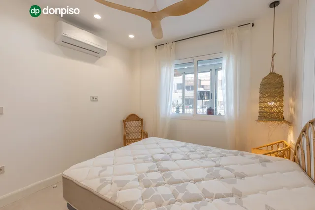 ¡exclusivo apartamento en primera linea de playa con reforma integral de alta gama! — 18