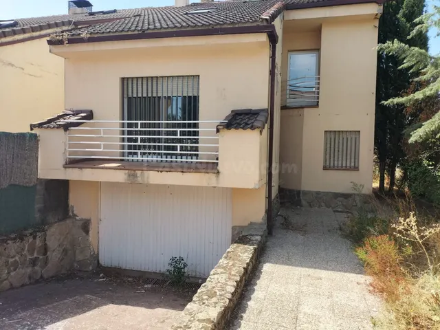 Se vende Chalet pareado en venta en Calle del Cercado Redondo, 8 — 3
