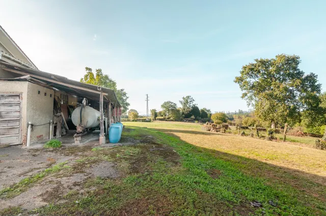 Casa con finca, seis dormitorios y amplio garaje a tres minutos del centro de noreña — 40