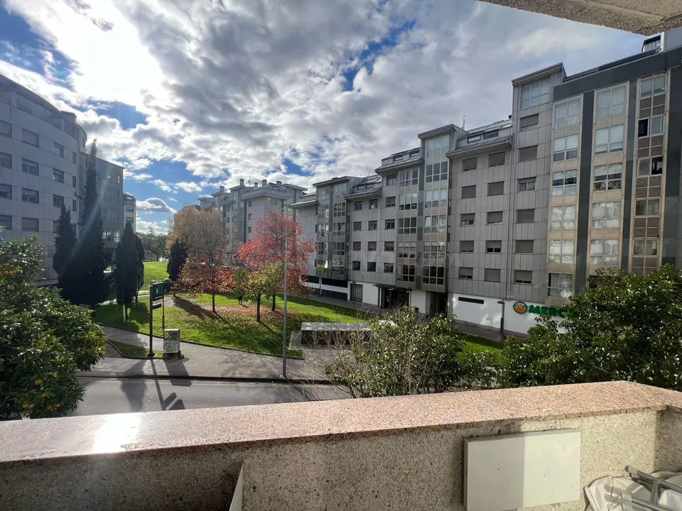 Piso con 2 Plazas de Garaje  y 2 Trasteros