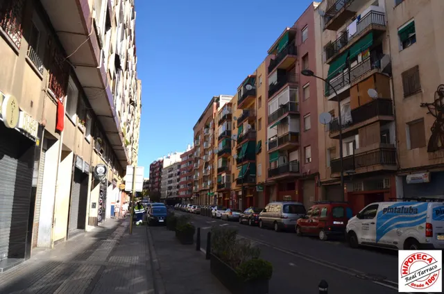 Gran oportunidad en C/ Escultor Rocamora — 24