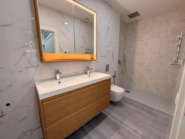 APARTAMENTO DE OBRA NUEVA A 100 METROS DE PLAYA DEL CURA. CON SUPERFICIE DE 82 M2. Y TERRAZA 22 M2. 2 DORM. 1 BAÑOS. — 24