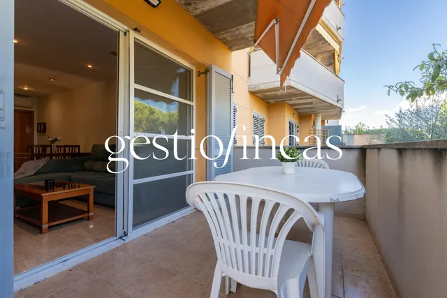 Espectacular bajo con gran jardín privado, piscina y parking a 5 minutos del mar — 24