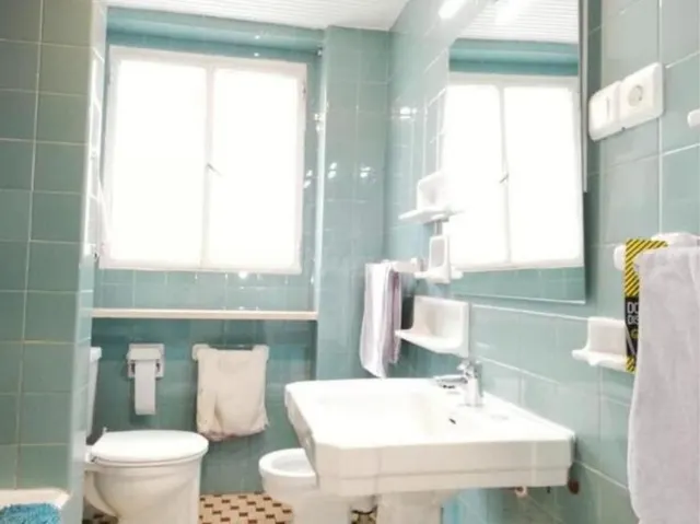 PISO DE 5 habitaciones EN CALLE TEJEIRO – IDEAL PARA ESTUDIA - foto 4
