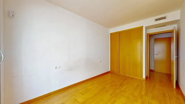 Poblenou: luz natural, dos amplias habitaciones y parking y trastero incluidos en el precio. — 11