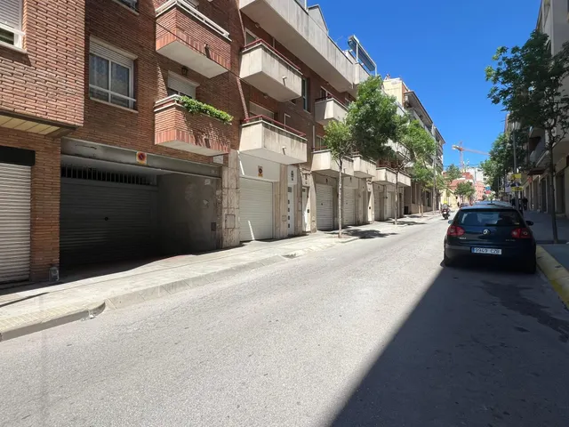 IDEAL INVERSORES. Se vende garaje con 16 plazas de coche alquiladas en la zona del Escorxador. — 2