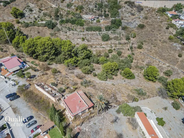 FINCA CON VISTAS AL MAR · DOBLE ACCESO · A 2 MINUTOS DE LA PLAYA · GRAN POTENCIAL RESIDENCIAL — 11
