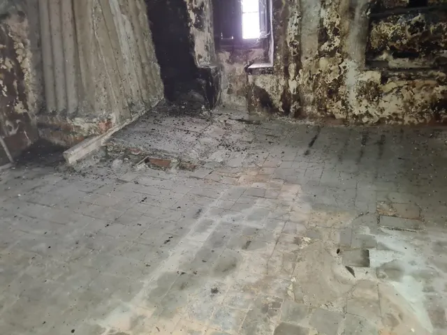 Masia de unos 570 m2 para reformar y reforzar estructuralmente con 470.000 m2 de terreno — 10