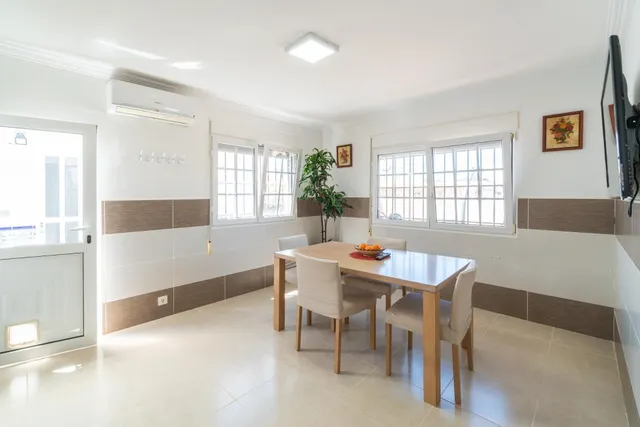 CHALET independiente con piscina privada y parcela de 809 m2 en Torreta Florida — 24