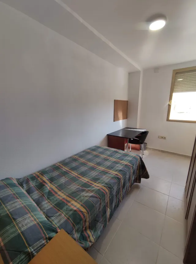 Piso de 6 dormitorios y 2 baños compartidos para estudiantes en zona CEU Cardenal Herrera de San Jos — 19