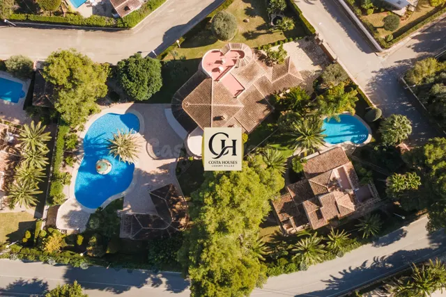 EN VENTA CONJUNTO PRIVADO DE 5 VILLAS DE LUJO CON VISTAS AL 