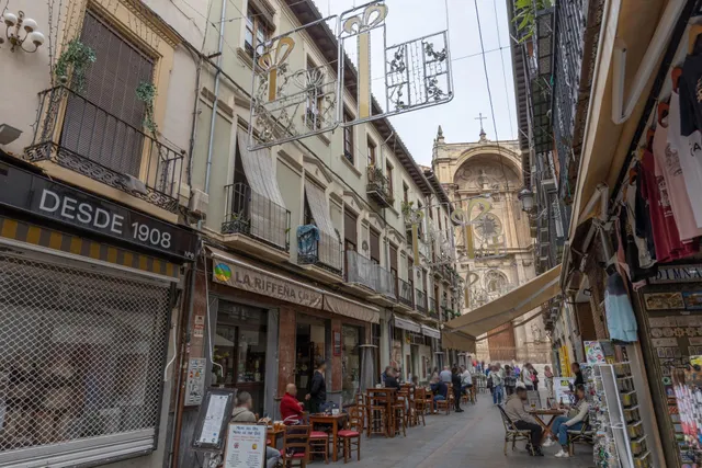 ¡Oportunidad única en el corazón de Granada! — 41