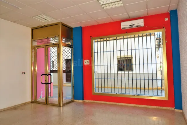 Local Comercial en Brenes - foto 2