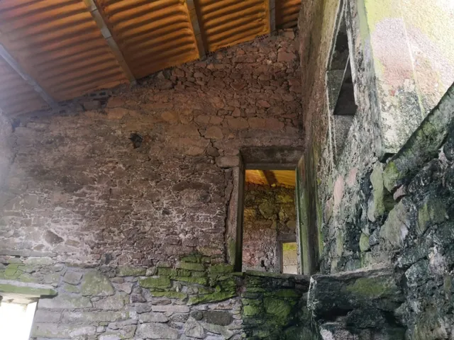 Conjunto de viviendas semirestauradas en Baio — 33