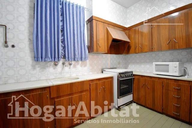 AMPLIA CASA DE PUEBLO CON TERRAZA, BALCÓN Y TRASTERO — 10