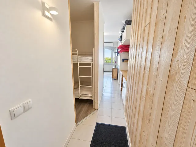 Estudio reformado en primera línea de playa con licencia turística – Empuriabrava — 6