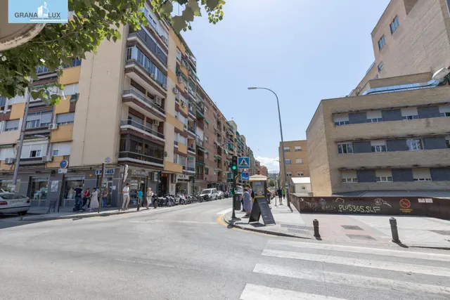 Estupendo piso  en la última planta en calle doctor azpitarte — 36