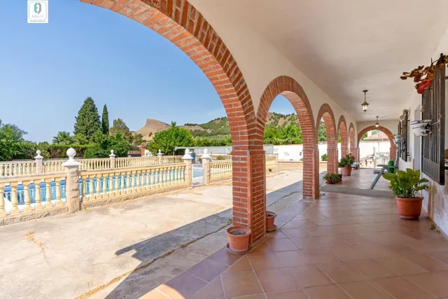 CHALET CON PISCINA EN CORTIJO PRETEL (ALBOLOTE) — 7