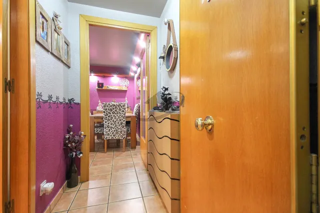 VIVIENDA EN FINCA SEMINUEVA CON PISCINA. AMPLIO BALCÓN Y VISTAS DESPEJADAS. — 29
