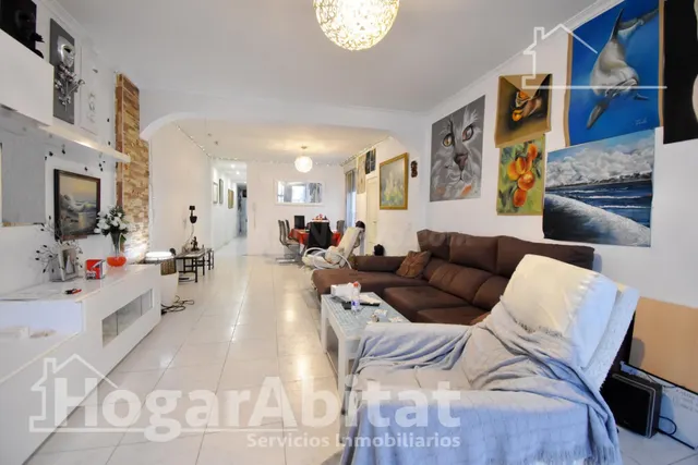 MUY AMPLIO CON 5 DORMITORIOS Y TERRAZA EN CENTRO — 4