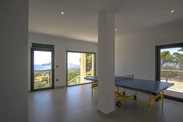 Villa 5 habitaciones 680m² en venta - Urbanizaciones — 28