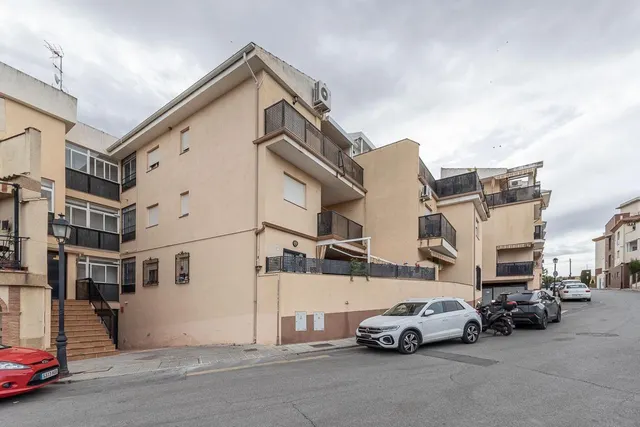 PISO EN URBANIZACIÓN CON PISCINA EN LAS GABIAS — 27